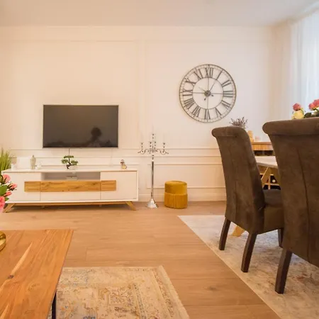 Trixi Maksimijan Апартаменты *