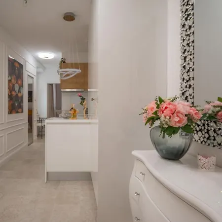 Trixi Maksimijan Апартаменты Пула