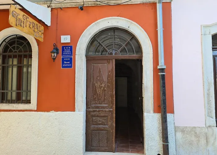 Trixi Maksimijan Apartman *