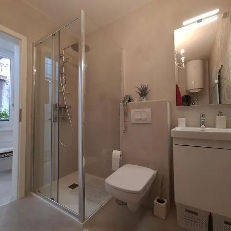 Trixi Maksimijan Apartamento Pula